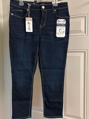 Seven7 Dark Indigo and White Booty-Shaper Jeans Tag